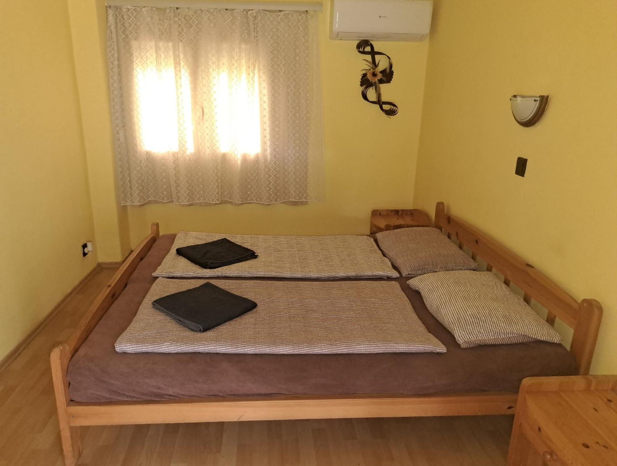 Ilona Apartmanhaz Siófok Buitenkant foto