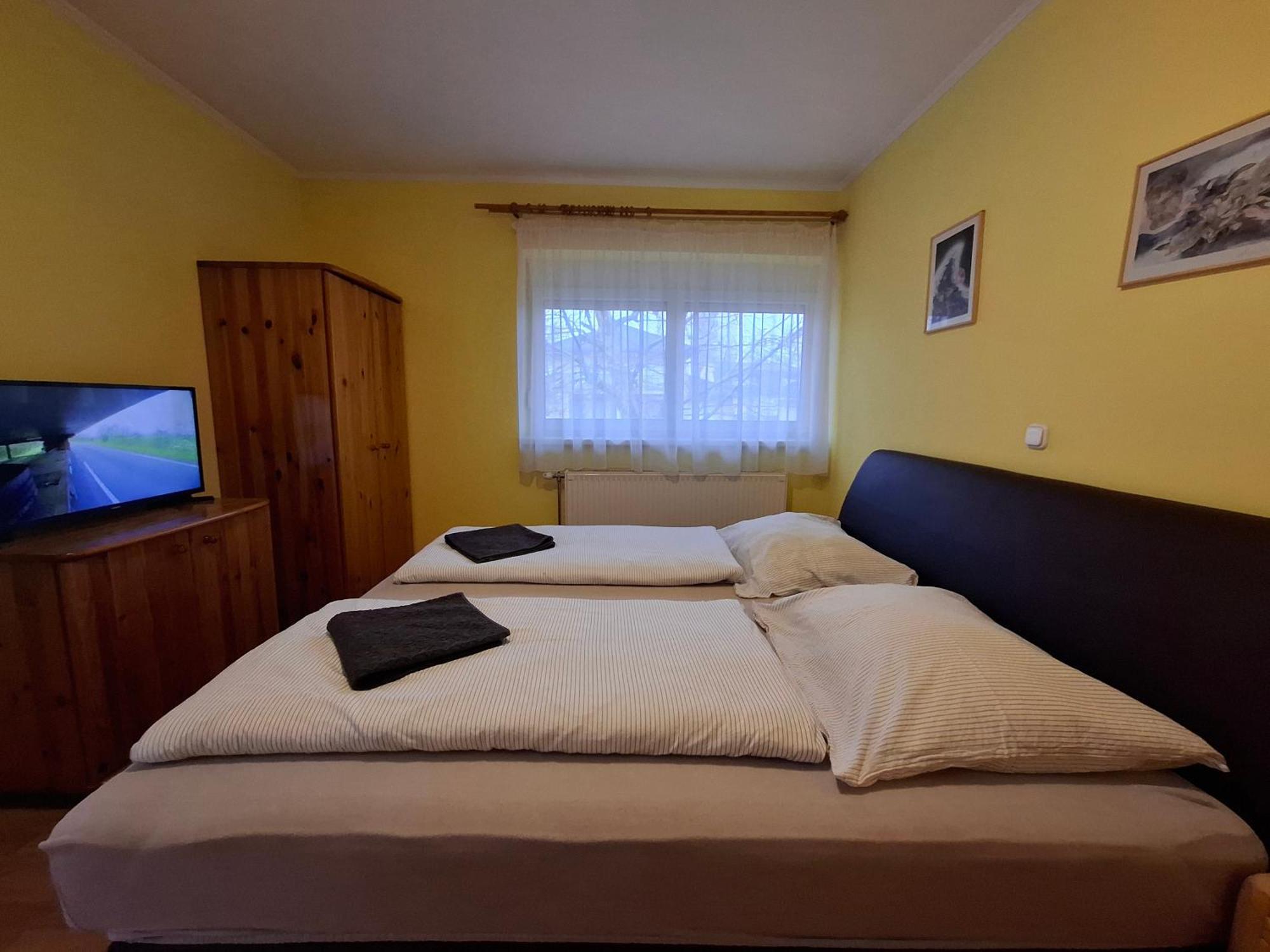 Ilona Apartmanhaz Siófok Buitenkant foto