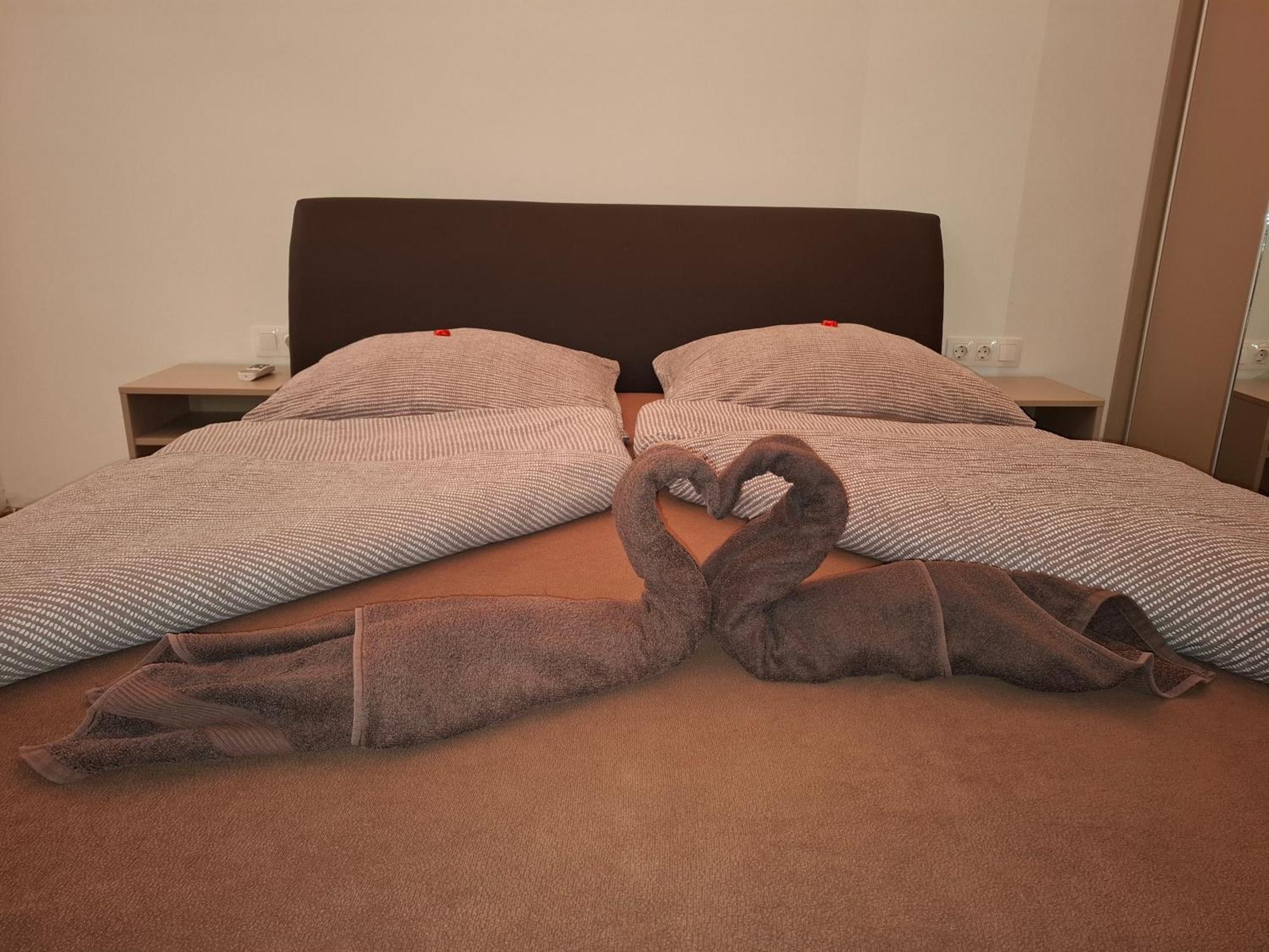 Ilona Apartmanhaz Siófok Buitenkant foto