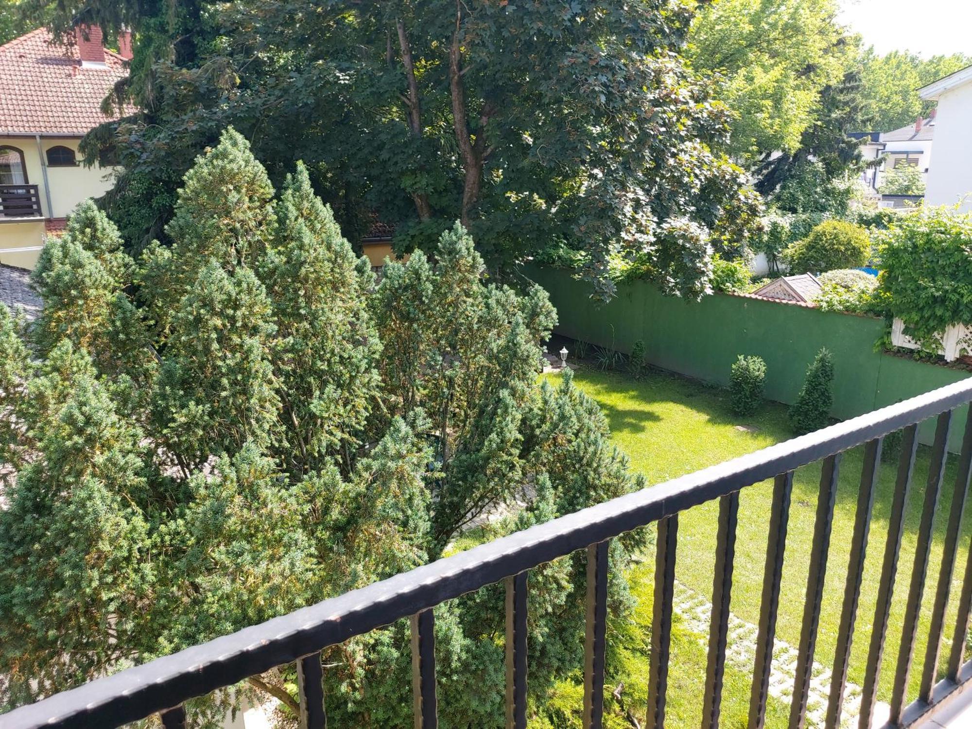 Ilona Apartmanhaz Siófok Buitenkant foto
