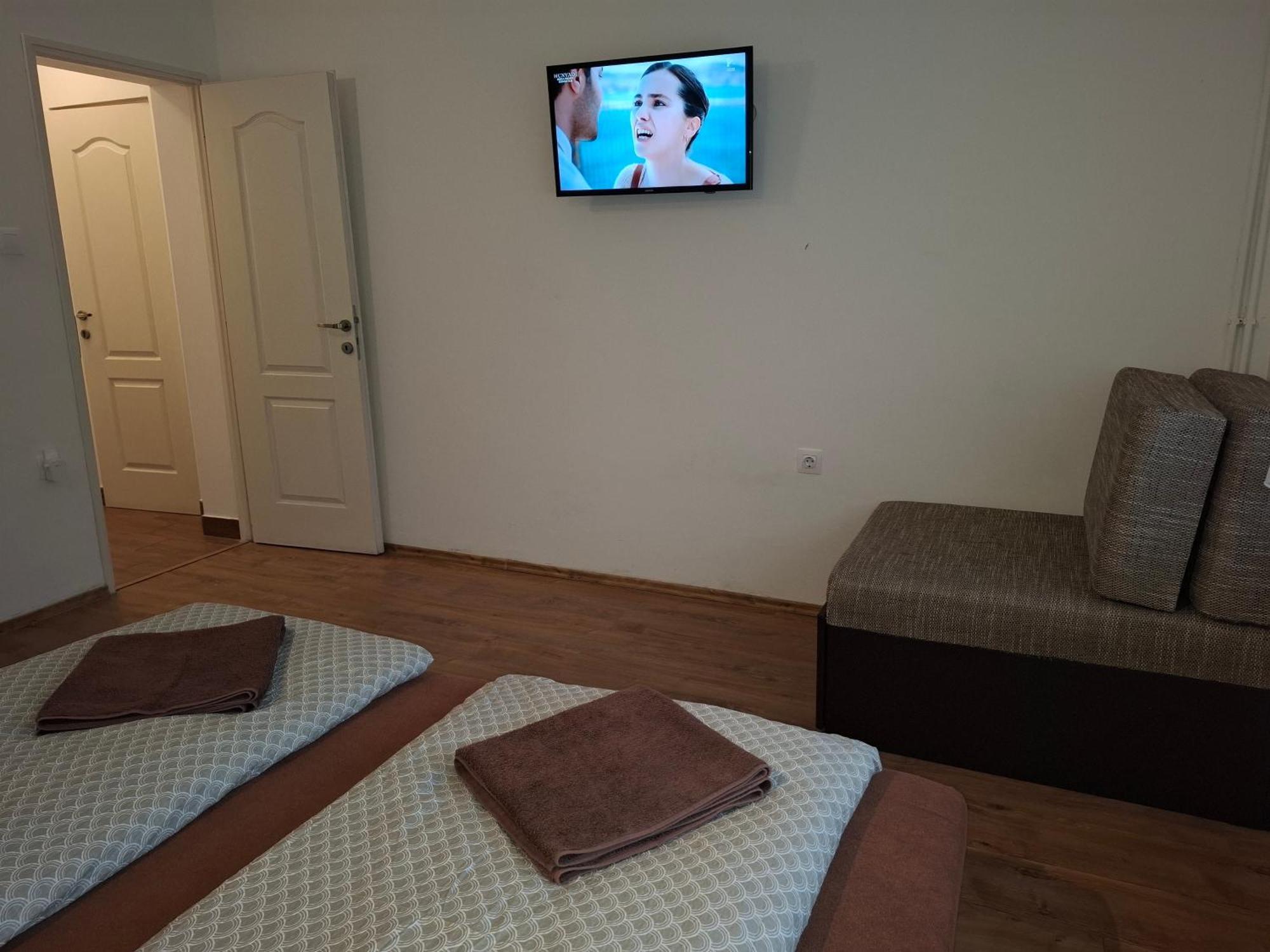 Ilona Apartmanhaz Siófok Buitenkant foto