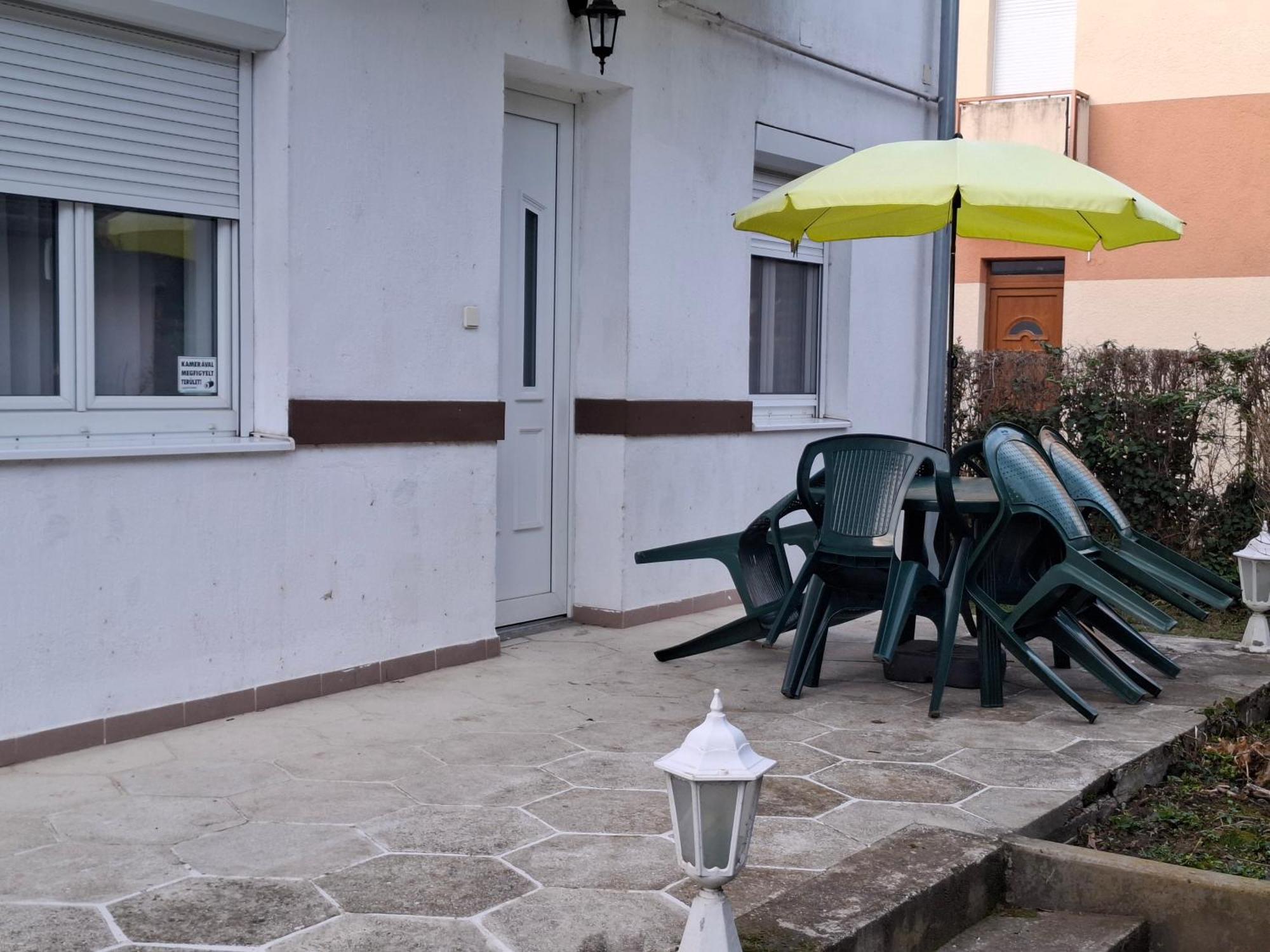 Ilona Apartmanhaz Siófok Buitenkant foto
