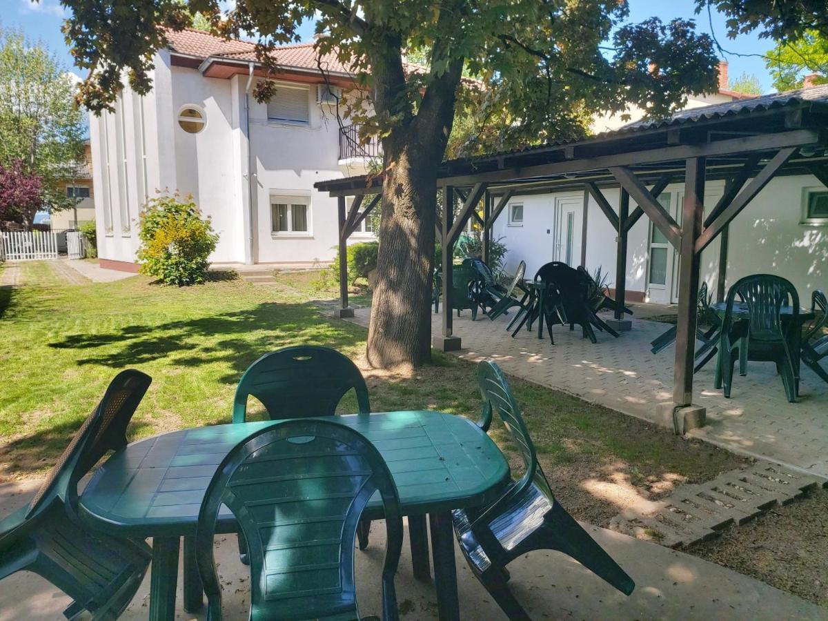Ilona Apartmanhaz Siófok Buitenkant foto